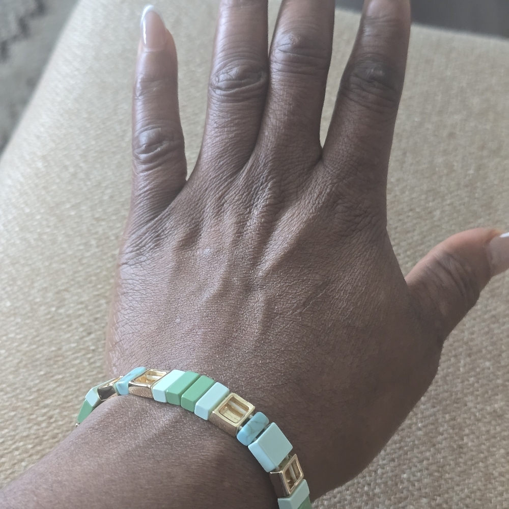 $38 Anne Klein Women Elegant Green Gold Bracelet Elastic New